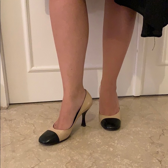 Moschino Cheap and Chic Vintage Pumps - Picture 2 of 7